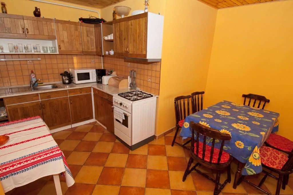 Apartmán Sas-Feszek Vendeghaz Demjén Exteriér fotografie
